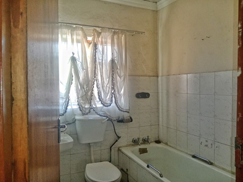 Big 3 Bedroom House For Sale in Mabopane, Lebanon - Photo 9