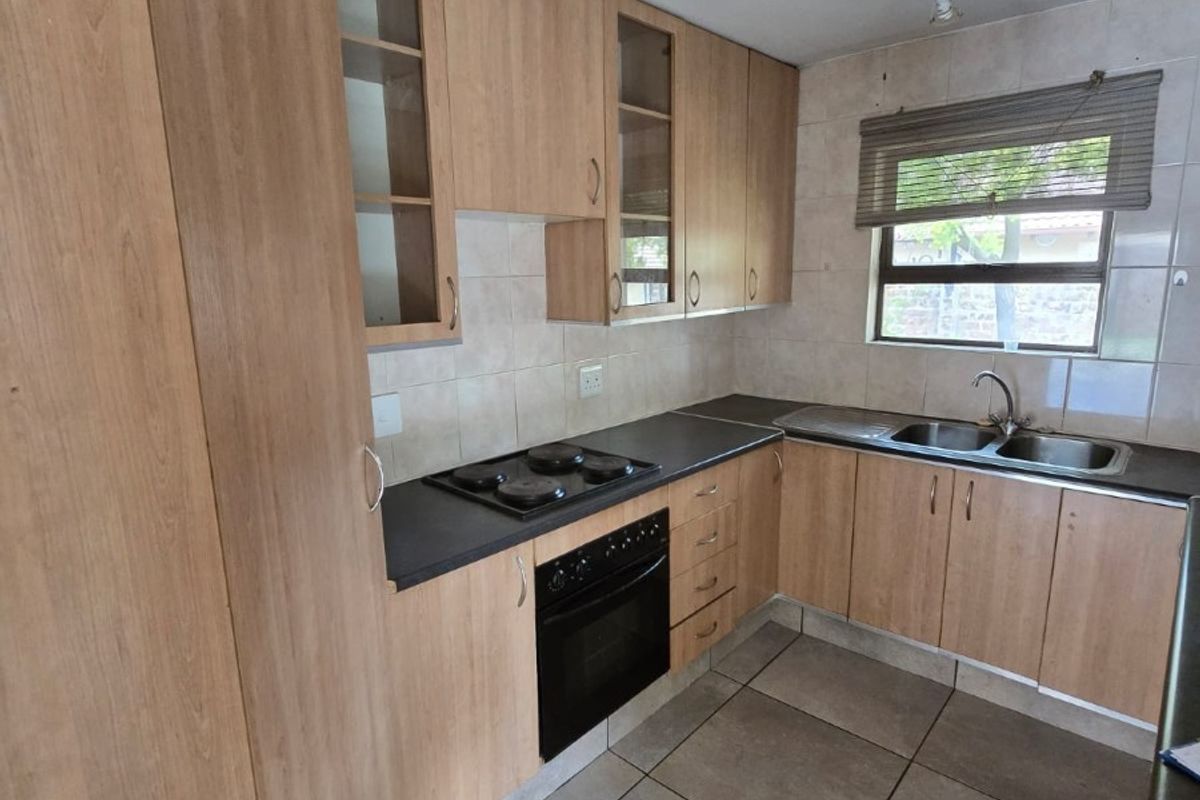 Townhouse For Sale in Parkrand, Boksburg - Photo 4