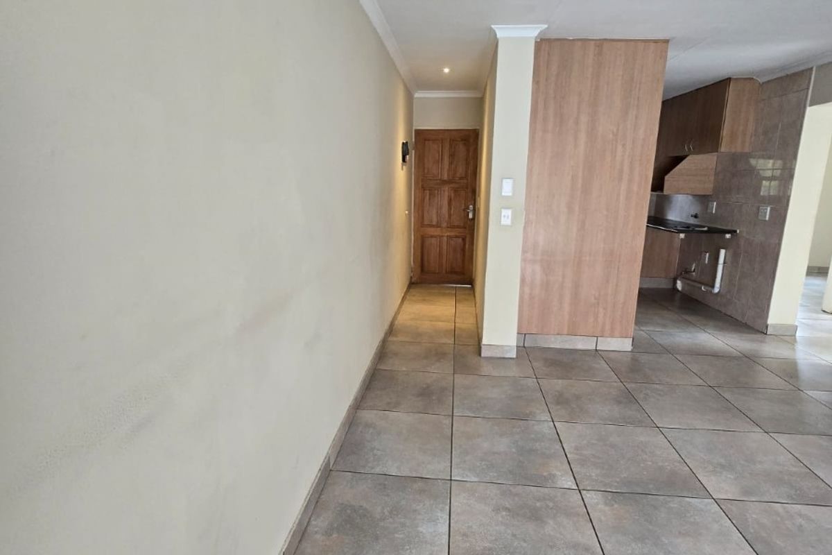Townhouse For Sale in Parkrand, Boksburg - Photo 3