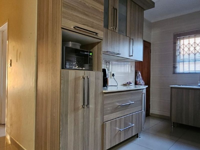 House To Rent in The Orchards, Akasia - Photo 5