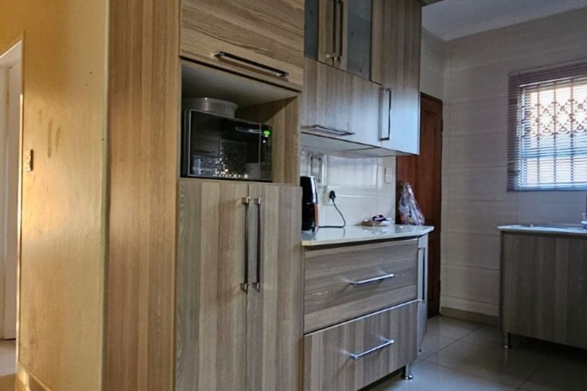 House To Rent in The Orchards, Akasia - Photo 5