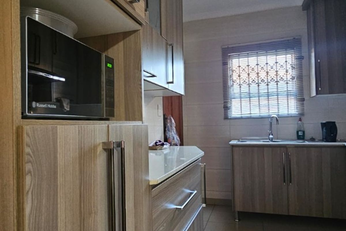 House To Rent in The Orchards, Akasia - Photo 4