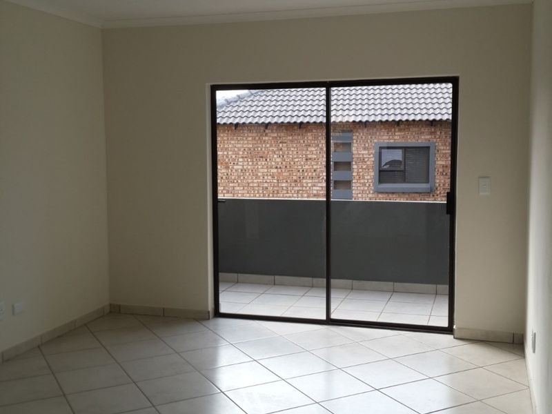 Modern, Stylish and Move In Ready Apartment with Built In Braai - Photo 3