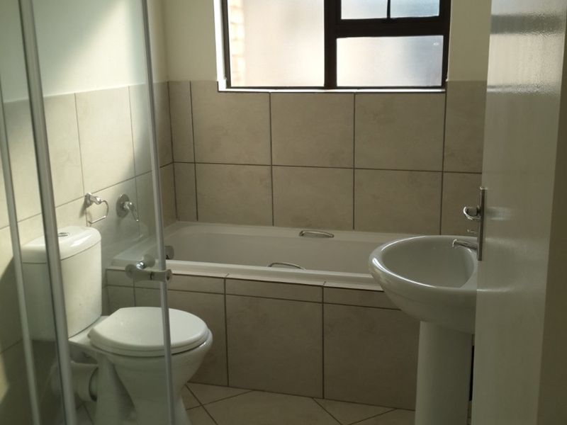 Modern, Stylish and Move In Ready Apartment with Built In Braai - Photo 5