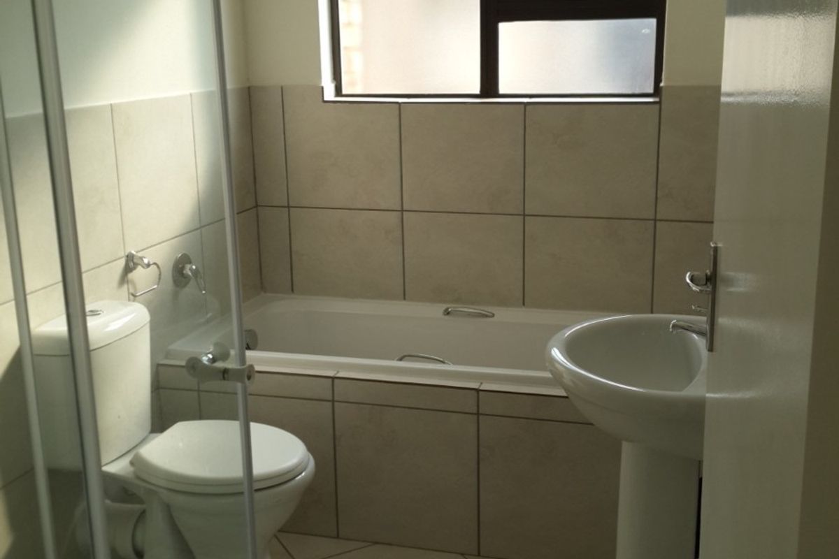 Modern, Stylish and Move In Ready Apartment with Built In Braai - Photo 5