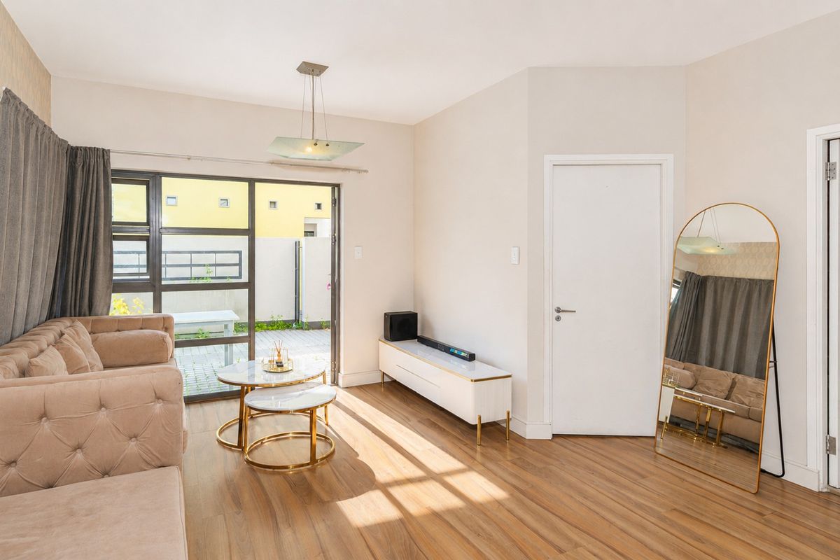 Corner Ground Floor Apartment, Bnb Friendly Investment Opportunity in Rivonia - Photo 5