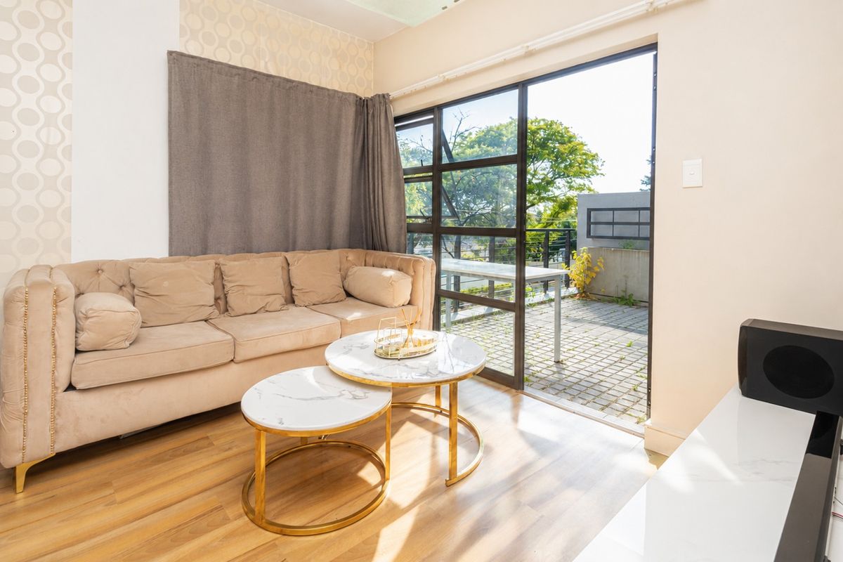 Corner Ground Floor Apartment, Bnb Friendly Investment Opportunity in Rivonia - Photo 4