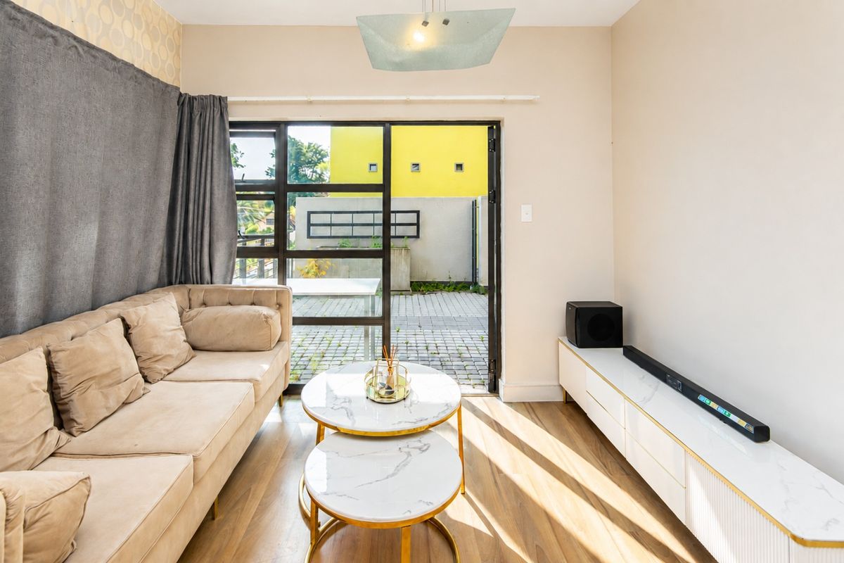 Corner Ground Floor Apartment, Bnb Friendly Investment Opportunity in Rivonia - Photo 3