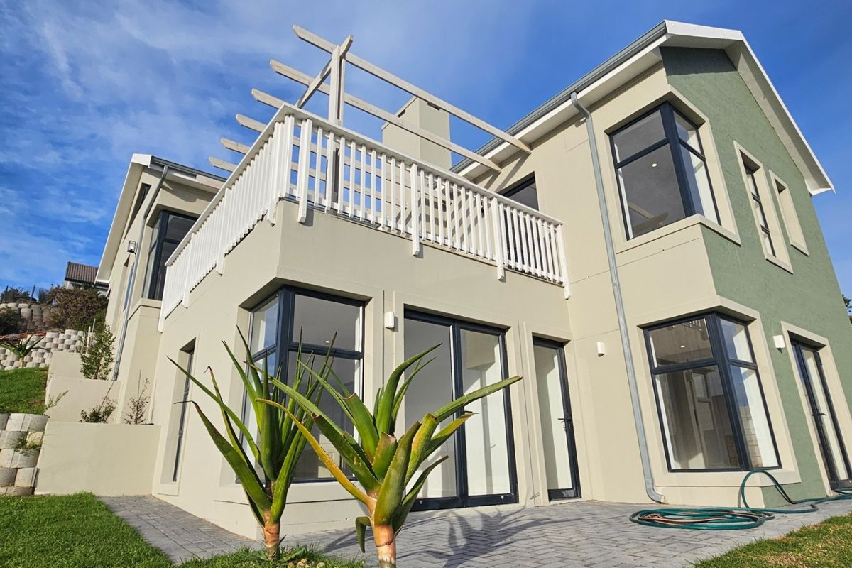 House For Sale in Seemeeu Park, Mossel Bay - Photo 2