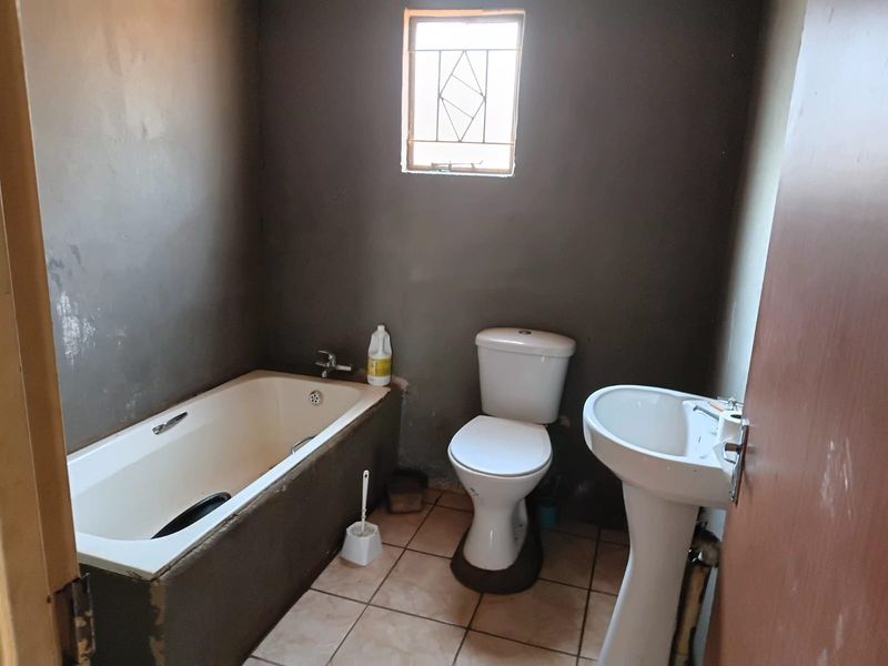 Family House For Sale in Ga-rankuwa - Photo 7