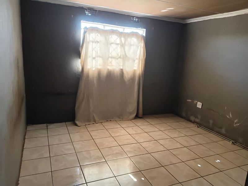 Family House For Sale in Ga-rankuwa - Photo 8