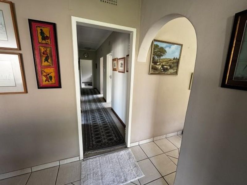 House For Sale in Johannesburg - Photo 8