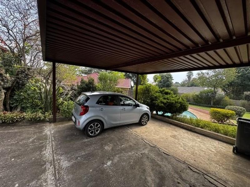 House For Sale in Johannesburg - Photo 6