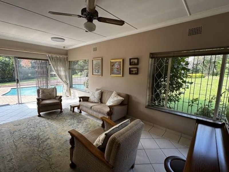House For Sale in Johannesburg - Photo 9