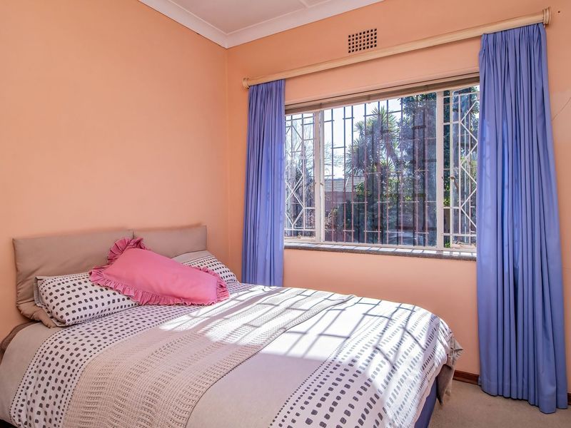 House For Sale in Johannesburg - Photo 6