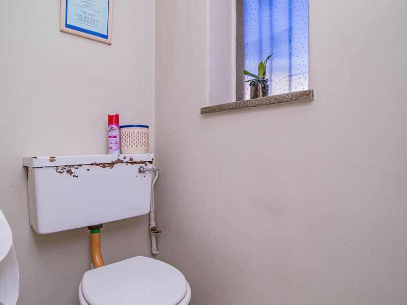 House For Sale in Johannesburg - Photo 8