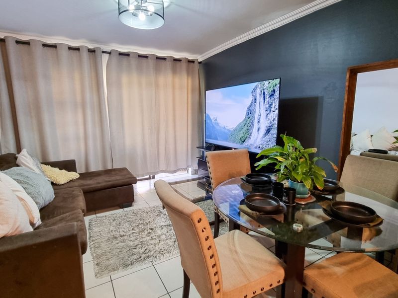 Modern 3-Bedroom Ground Floor Apartment in a Prime Location Witfield - Photo 8