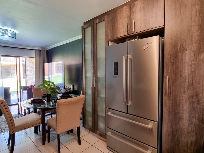 Modern 3-Bedroom Ground Floor Apartment in a Prime Location Witfield - Photo 5