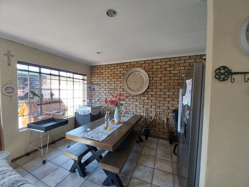 Townhouse For Sale in Glen Marais, Kempton Park - Photo 7