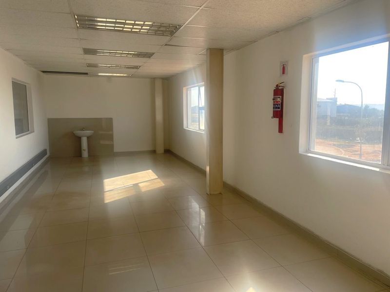 Industrial Workshop To Let - Photo 6