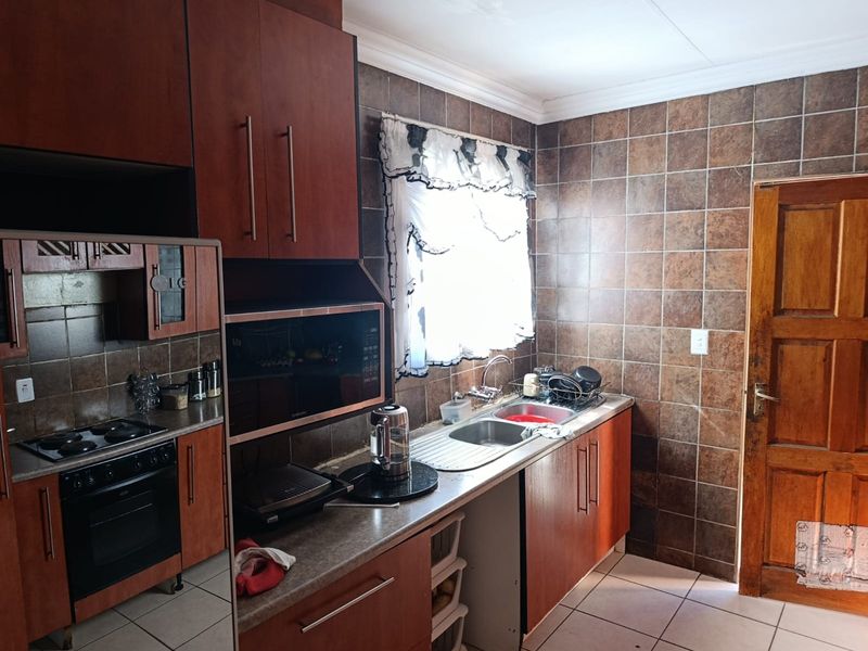 HOUSE FOR IN COSMO CITY - Photo 8