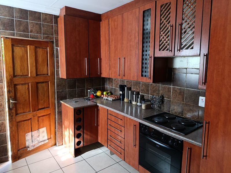 HOUSE FOR IN COSMO CITY - Photo 6