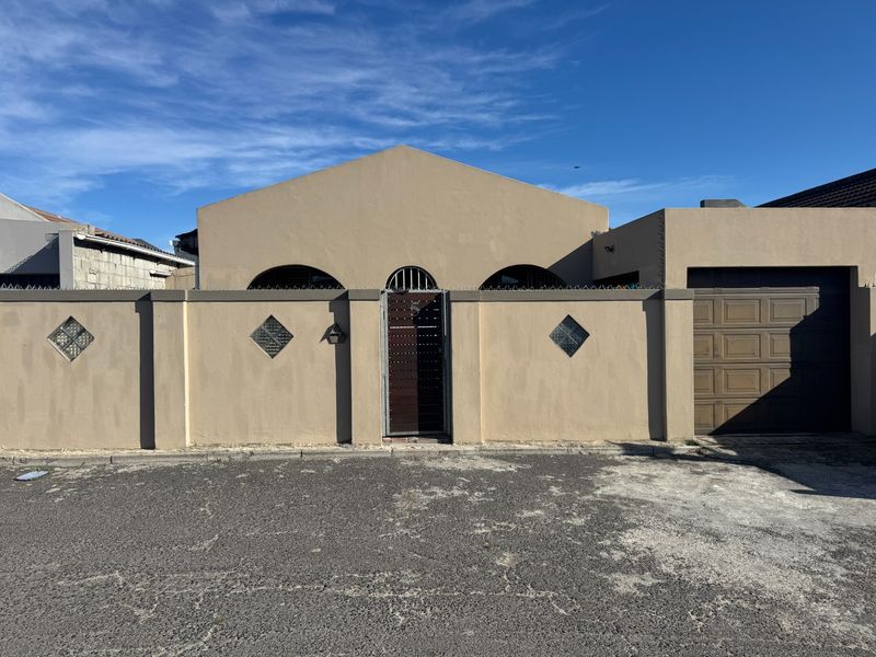 Hidden Gem Home Offering Great Value! - Photo 1