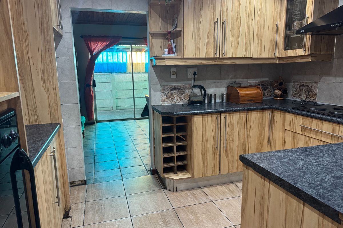 Hidden Gem Home Offering Great Value! - Photo 5
