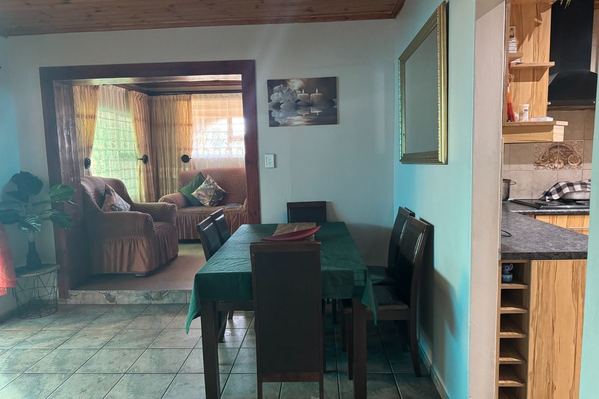 Hidden Gem Home Offering Great Value! - Photo 4
