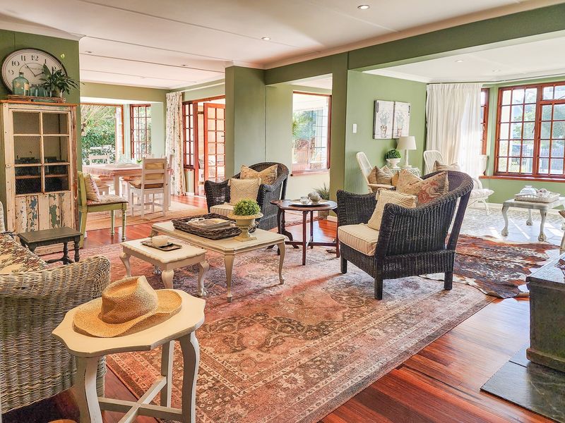 Rent a Beautifully Furnished and Decorated House on Leisure Isle. - Photo 2