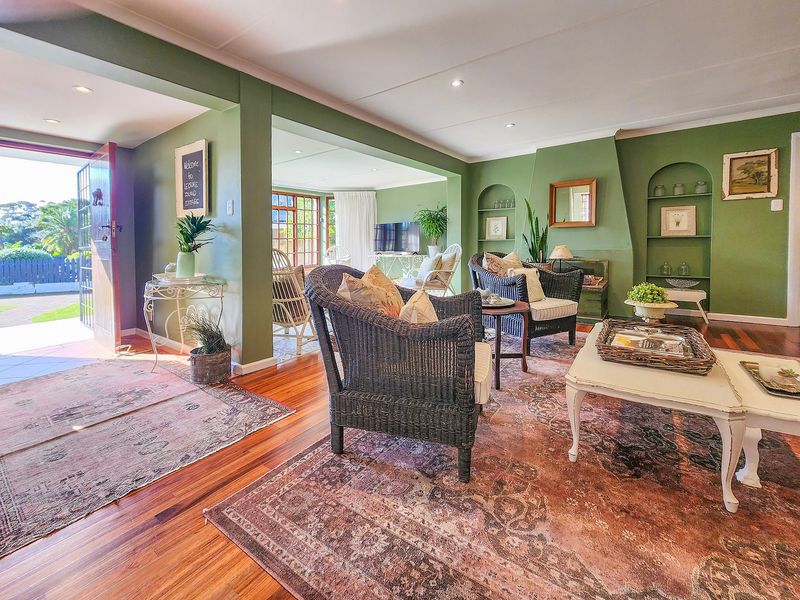 Rent a Beautifully Furnished and Decorated House on Leisure Isle. - Photo 3