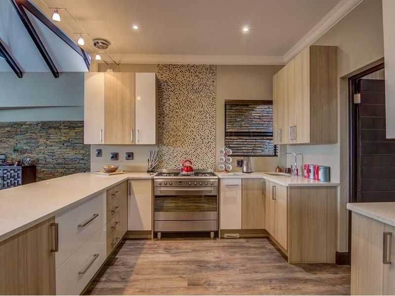 House For Sale in Dunblane Lifestyle and Equestrian Estate, Kempton Park - Photo 7