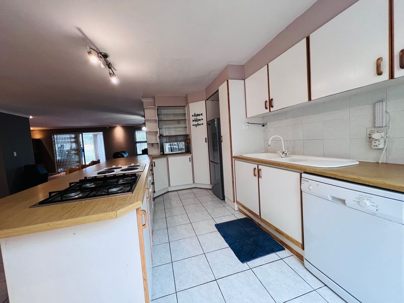 House To Rent in Parow Central, Parow - Photo 6