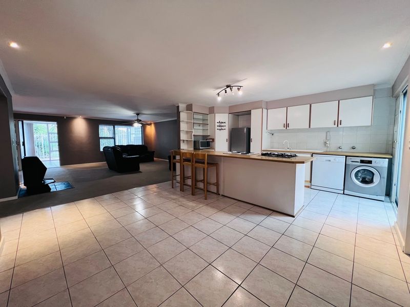House To Rent in Parow Central, Parow - Photo 4