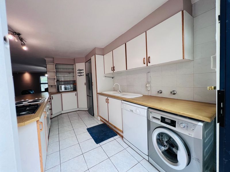 House To Rent in Parow Central, Parow - Photo 5