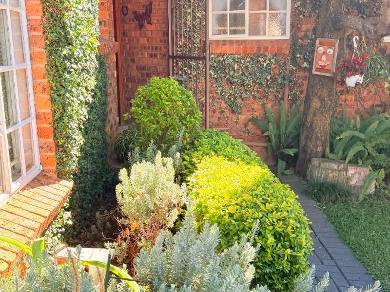 Townhouse For Sale in Schuinshoogte, Newcastle, KwaZulu Natal - Photo 4
