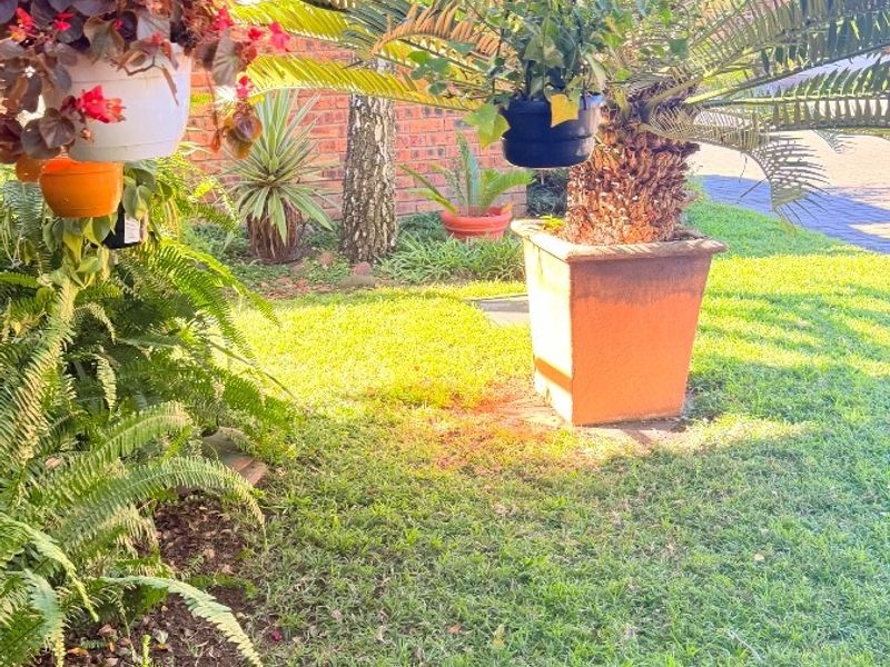 Townhouse For Sale in Schuinshoogte, Newcastle, KwaZulu Natal - Photo 5