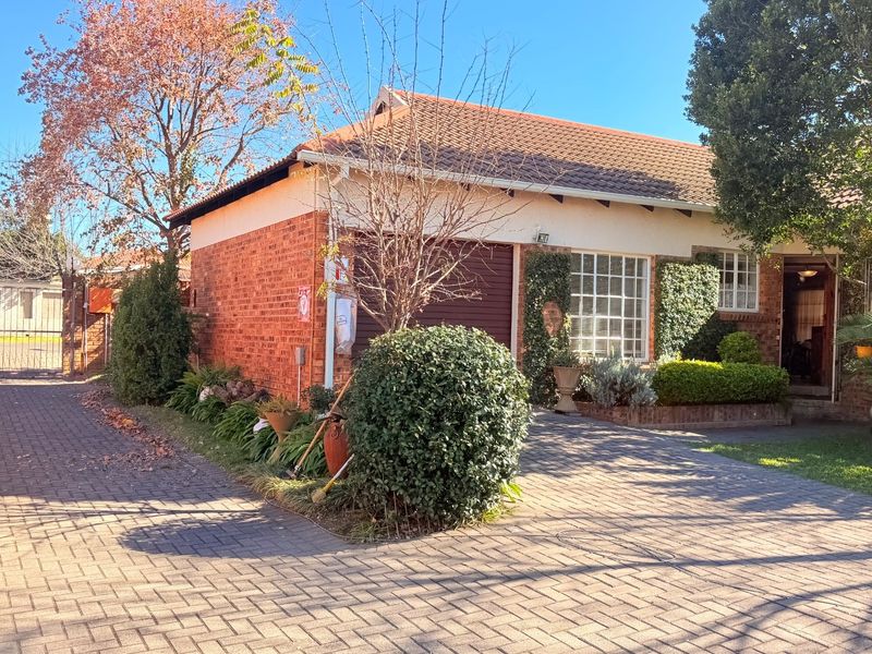 Townhouse For Sale in Schuinshoogte, Newcastle, KwaZulu Natal - Photo 2