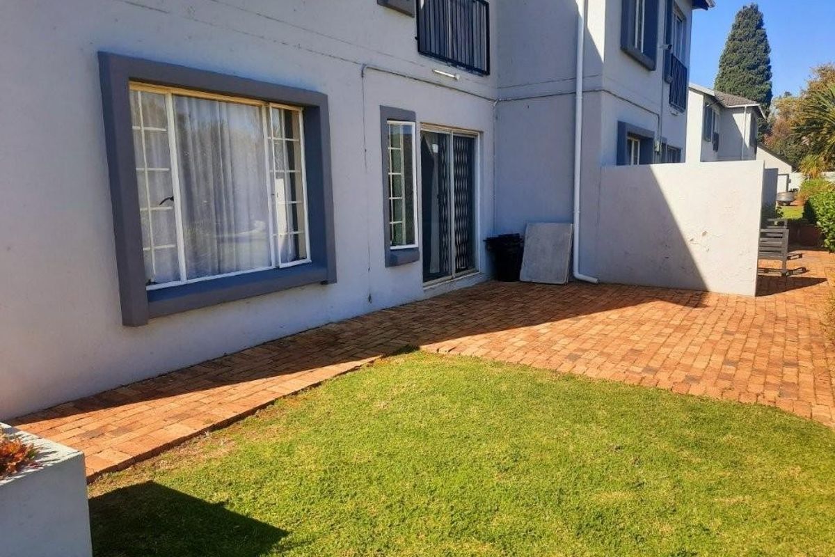 Apartment For Sale in Wilgeheuwel, Roodepoort - Photo 3