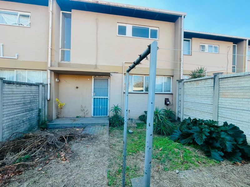 2 Bedroom Townhouse For Sale in Sasolburg Central, Sasolburg - Photo 1