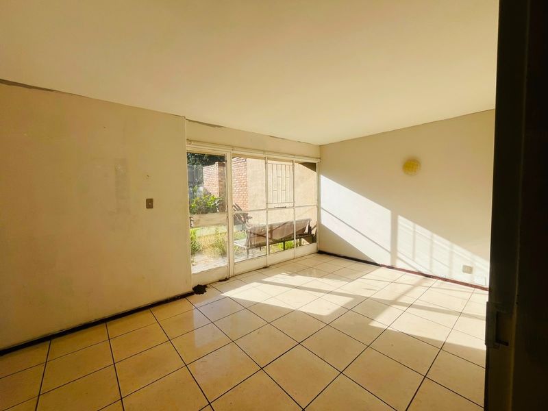 2 Bedroom Townhouse For Sale in Sasolburg Central, Sasolburg - Photo 4