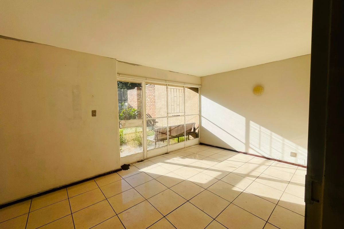 2 Bedroom Townhouse For Sale in Sasolburg Central, Sasolburg - Photo 4