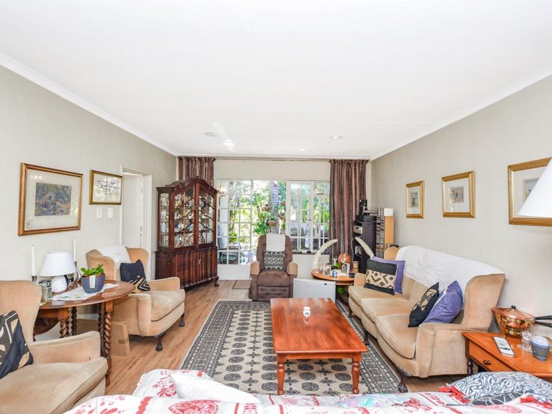 Townhouse For Sale in Magaliessig, Sandton - Photo 6