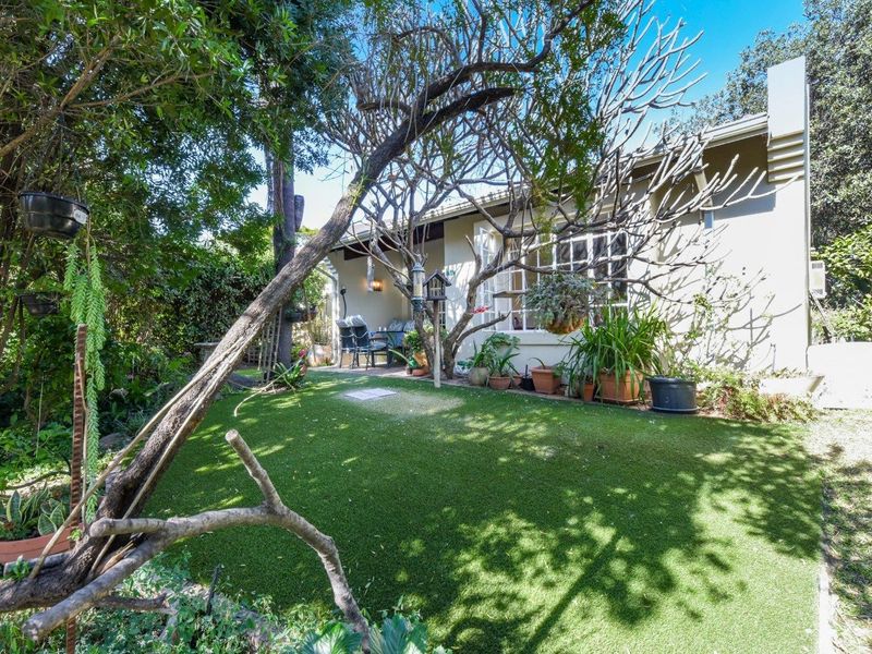 Townhouse For Sale in Magaliessig, Sandton - Photo 3