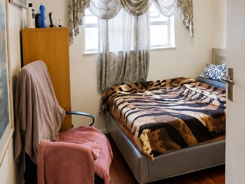 Home for sale with 2 flatlets - Photo 8