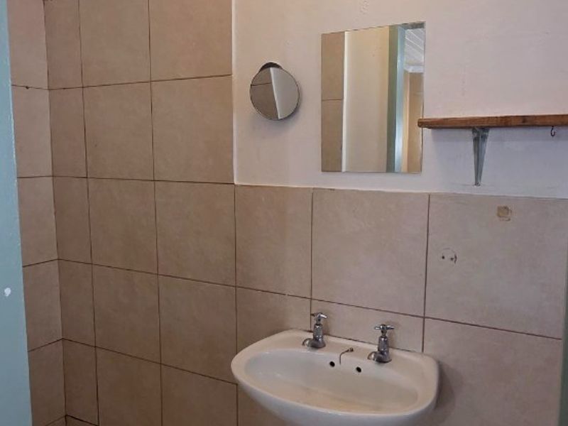 Home for sale with 2 flatlets - Photo 6