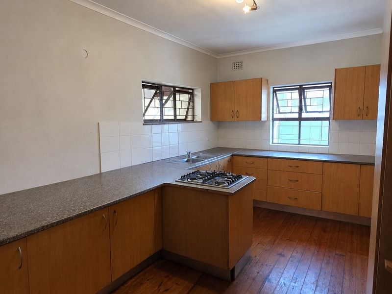 Home for sale with 2 flatlets - Photo 4