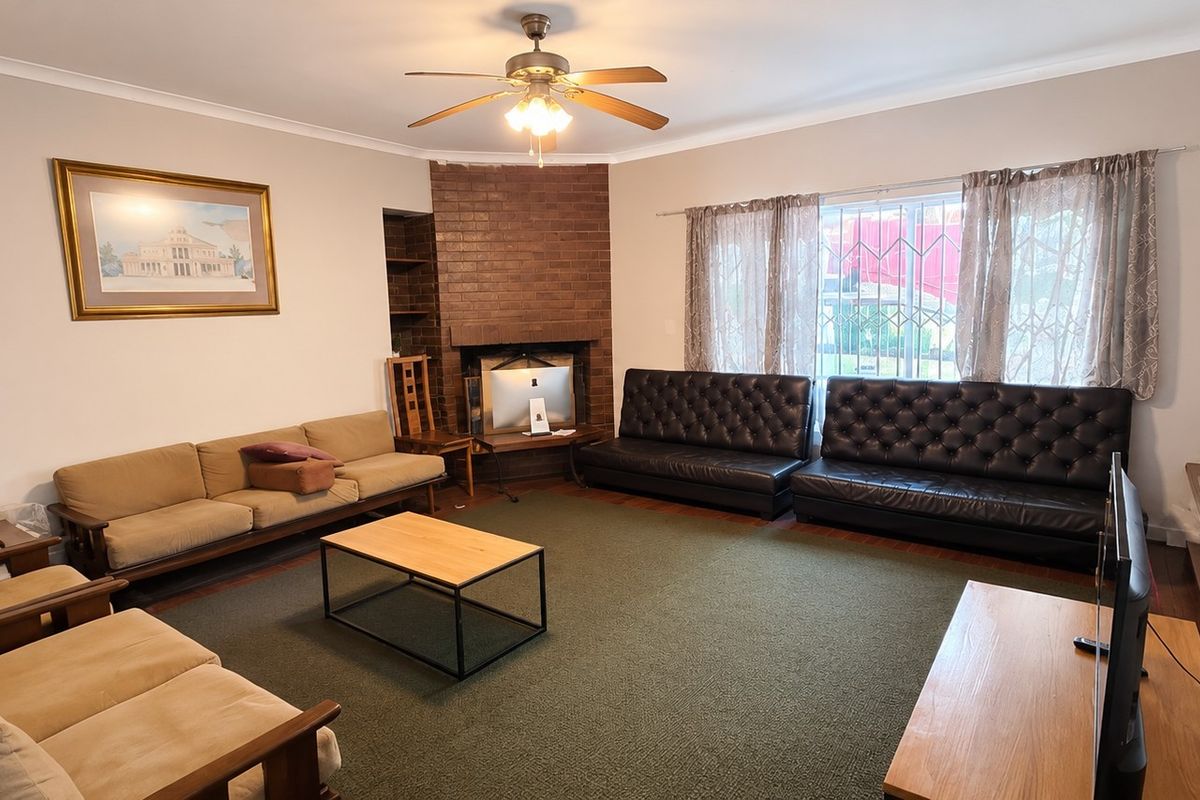 Home for sale with 2 flatlets - Photo 3