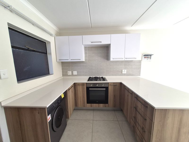Modern Ground Floor Living with Private Garden in Sought-After Founders Hill - Photo 3