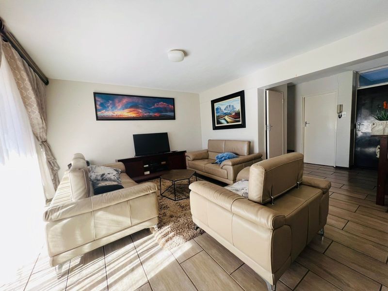 Townhouse For Sale in Sasolburg Central, Sasolburg - Photo 5